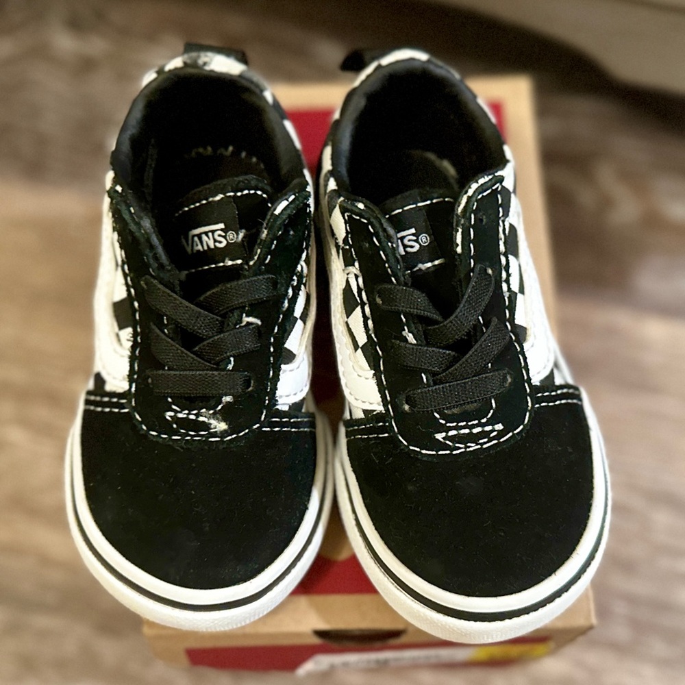 LIKE NEW/EUC Toddler VANS Old Skool Checkerboard - Picture 4 of 12